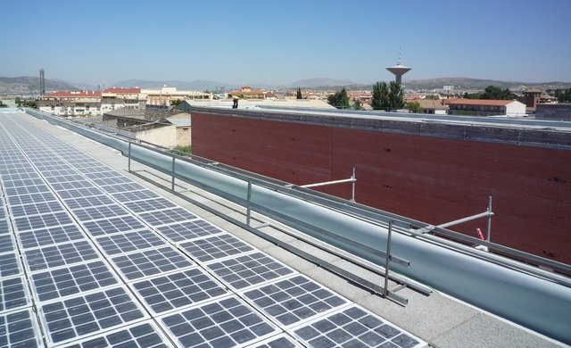 techo paneles solares fotovoltaicos