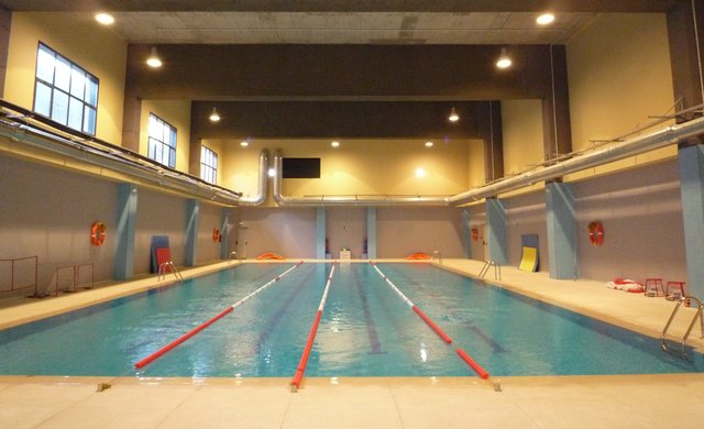 piscina climatizada deportiva